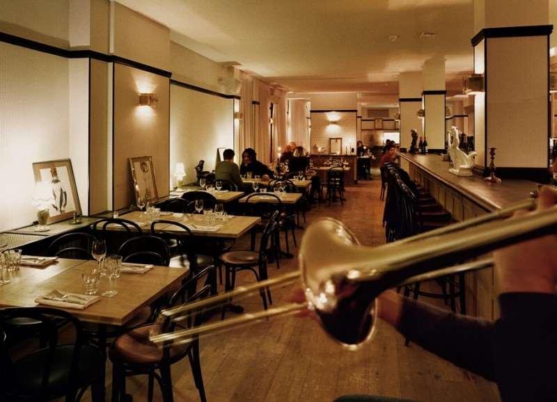 ホテル Latroupe Le Berger Saint-Gilles レストラン 写真