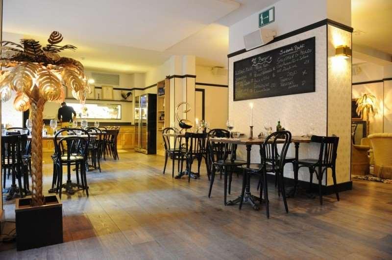 ホテル Latroupe Le Berger Saint-Gilles レストラン 写真