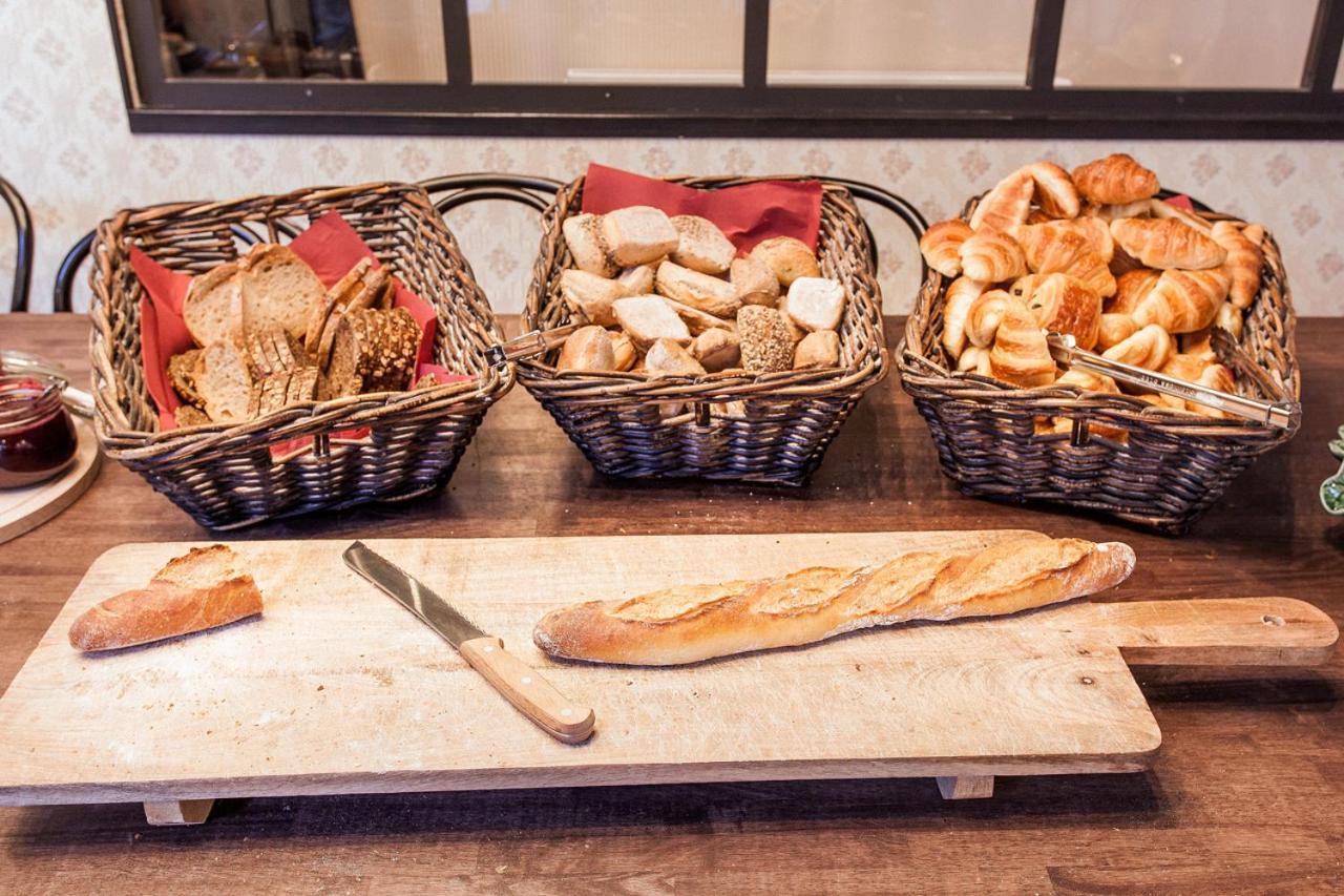ホテル Latroupe Le Berger Saint-Gilles エクステリア 写真